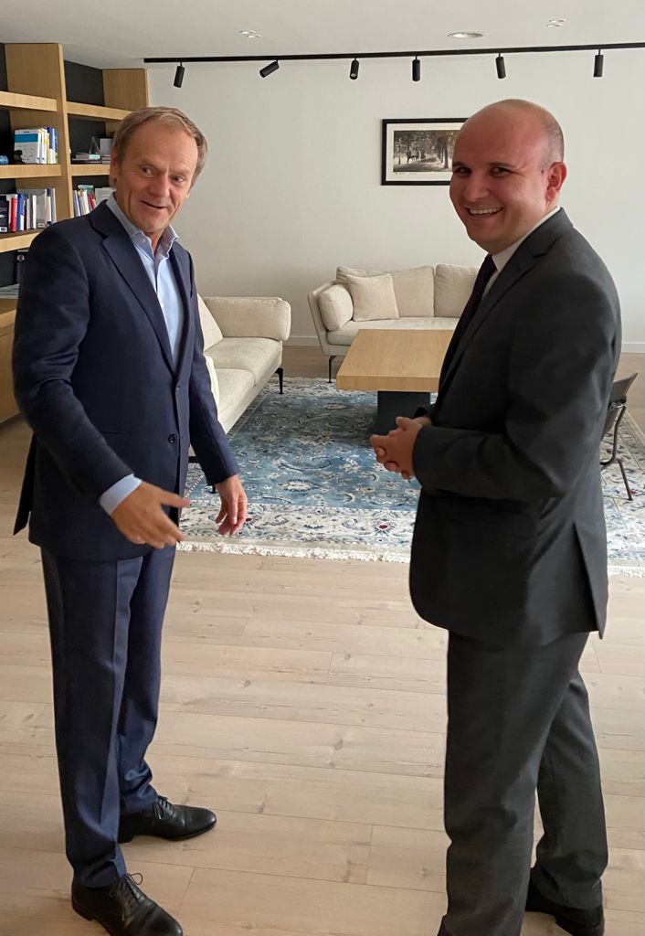 20210209 Кючюк на среща с Доналд Туск