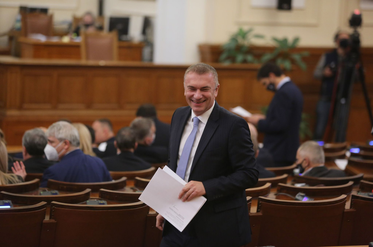 Джейхан Ибрямов с въпрос към министъра на отбраната за мисиите в ЕС за подпомагане на Украйна