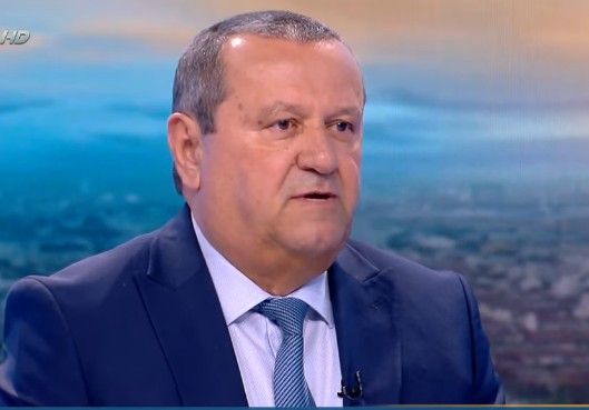 Адемов за казуса с централата на ДПС: Имаме обосновано предположение, че в случая става въпрос за организирана, целенасочена, последователно провеждана наказателна акция с участието на държавни институции