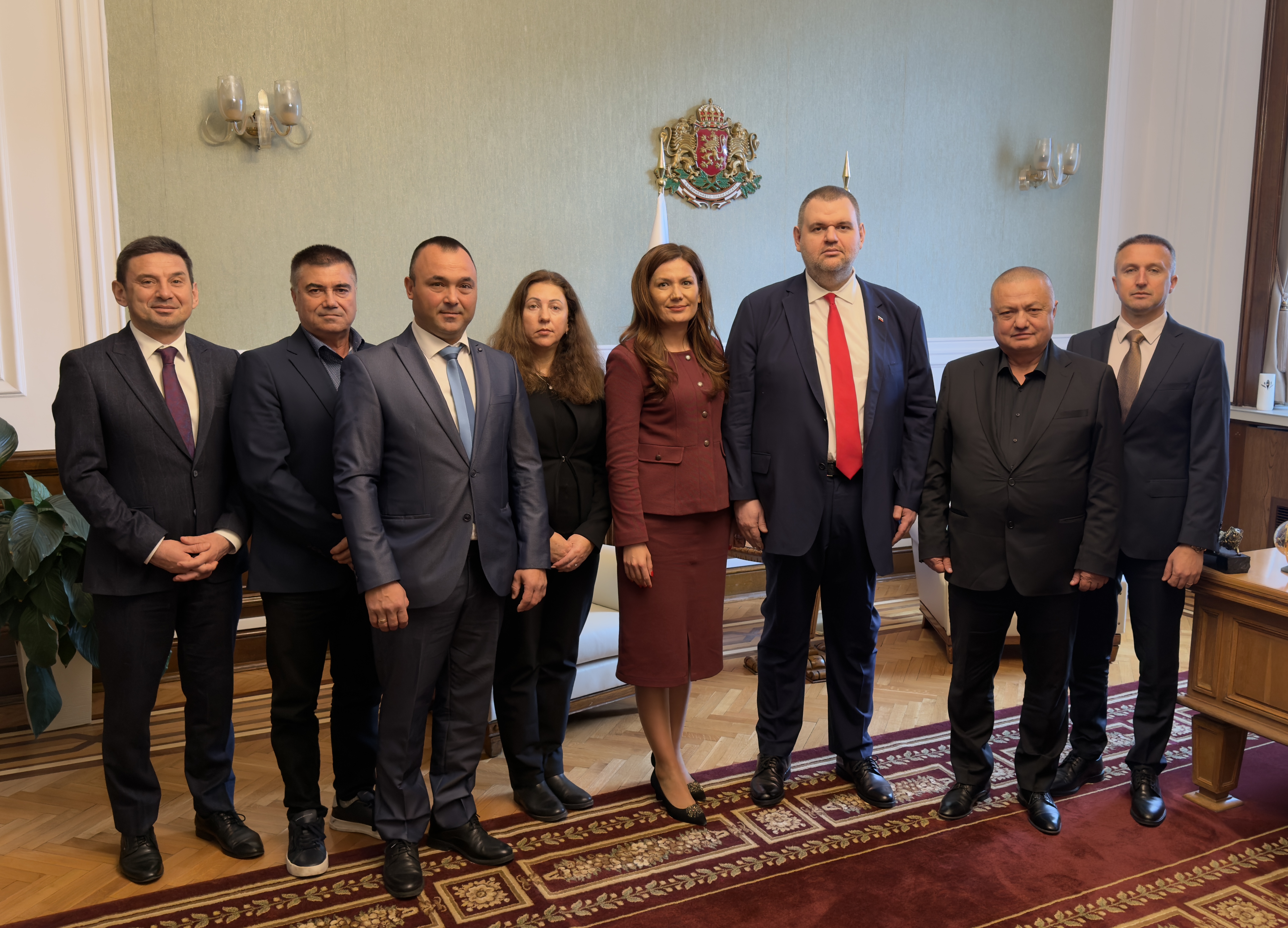 Делян Пеевски, лидер на ДПС и ПГ на ДПС - НОВО НАЧАЛО прие кмета на община Крушари