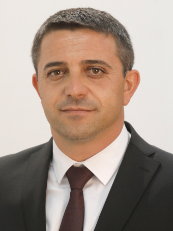 Гюнер Aхмед