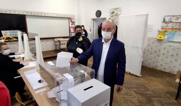 Открито обръщение на д-р Ахмед Доган към структурите на ДПС