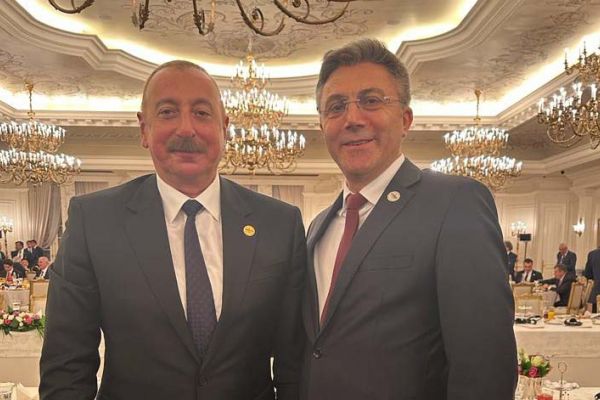 Мустафа Карадайъ на среща с трима президенти
