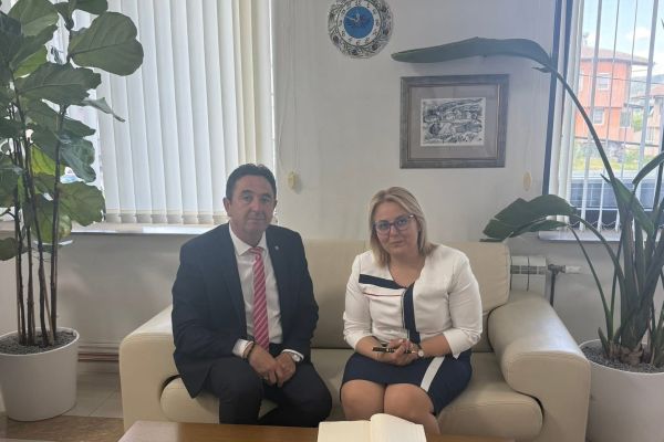 Айтен Сабри посети кмета на Кирково Шинаси Сюлейман