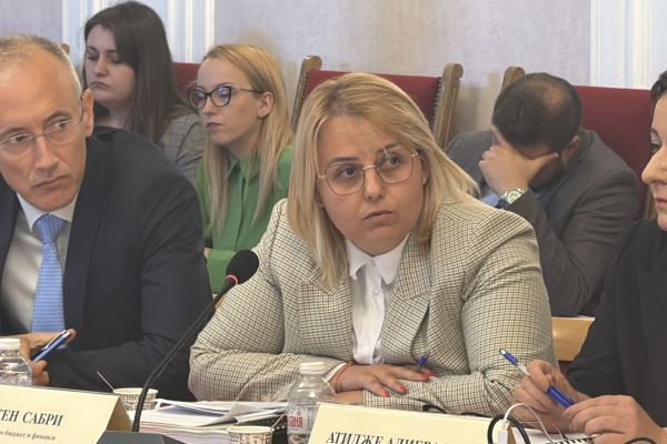 Айтен Сабри, зам. -председател на ПГ на ДПС и на НС при обсъждане на бюджета на ДОО и НЗОК за 2026 пред бюджетна комисия: Хората имат нужда от стабилност и предвидеимост