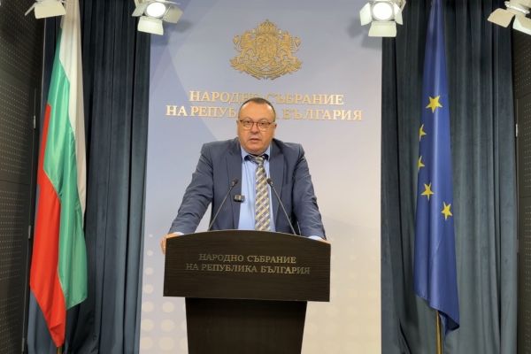 Хамид Хамид разкри пред медиите схема със стотици имоти в пловдивския Бевърли хилс, контролирани от Иван Демерджиев и семейството му