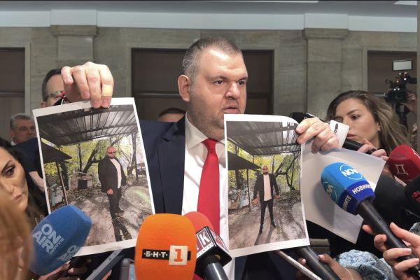 Делян Пеевски, лидер на ДПС и ПГ на ДПС-НОВО НАЧАЛО: Няма да позволя никога повече лъжливият сатрап Рашков, момичето с пеньоара и другият сатрап с „Шкода“-та да тормозят хората! Аз съм гарантът за това!