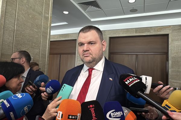 Делян Пеевски, лидер на ДПС и ПГ на ДПС-НОВО НАЧАЛО: Г-н Борисов да нареди на премиера от ГЕРБ да приключи темата с водата!