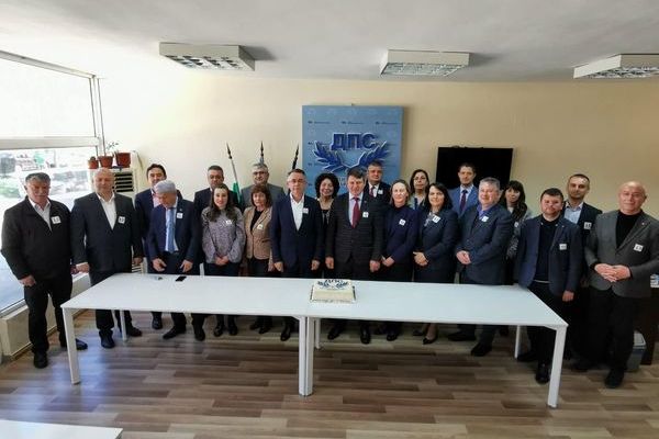 ДПС-Кърджали с поздрав за рождения ден на д-р Ахмед Доган: Всеки ден си припомняме Вашите уроци