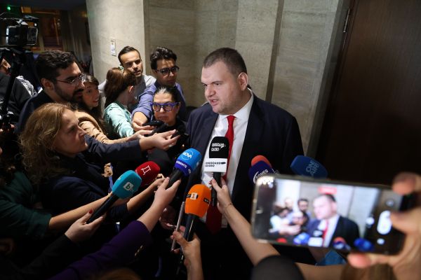 Делян Пеевски: Благодаря на партиите, които подкрепиха споразумението. Евроатлантическото правителство с пълен мандат, ако помага на хората