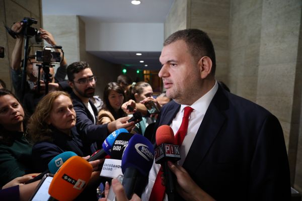Делян Пеевски:  Очакваме решение от правителството за зърнопроизводителите до обяд