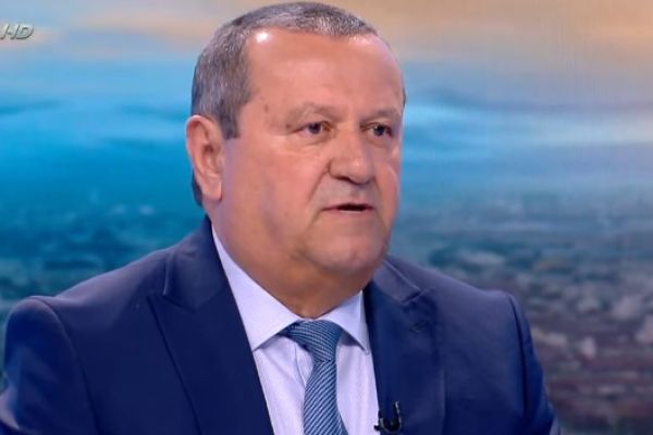 Адемов за казуса с централата на ДПС: Имаме обосновано предположение, че в случая става въпрос за организирана, целенасочена, последователно провеждана наказателна акция с участието на държавни институции