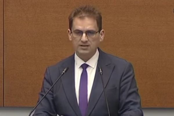 Севим Али: По тъмни доби, далеч от светлината на деня, се сформира скрито мнозинство – с тежката, задушаваща прегръдка на момчето с корпулентни възможности