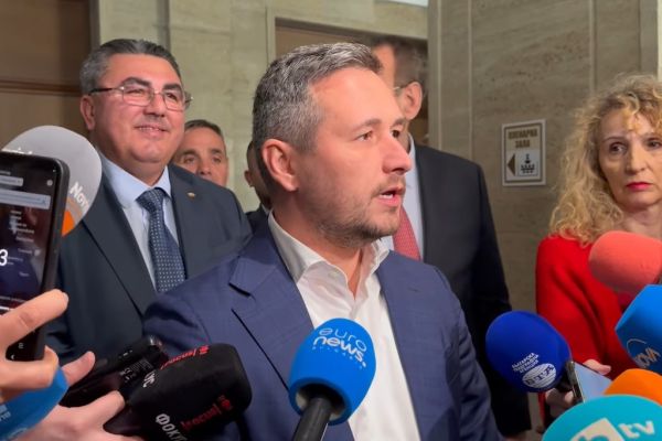 Тончев: Това, което прави Пеевски е чисто и просто търговия с националния интерес породен от страх за нови санкции по Магнитски